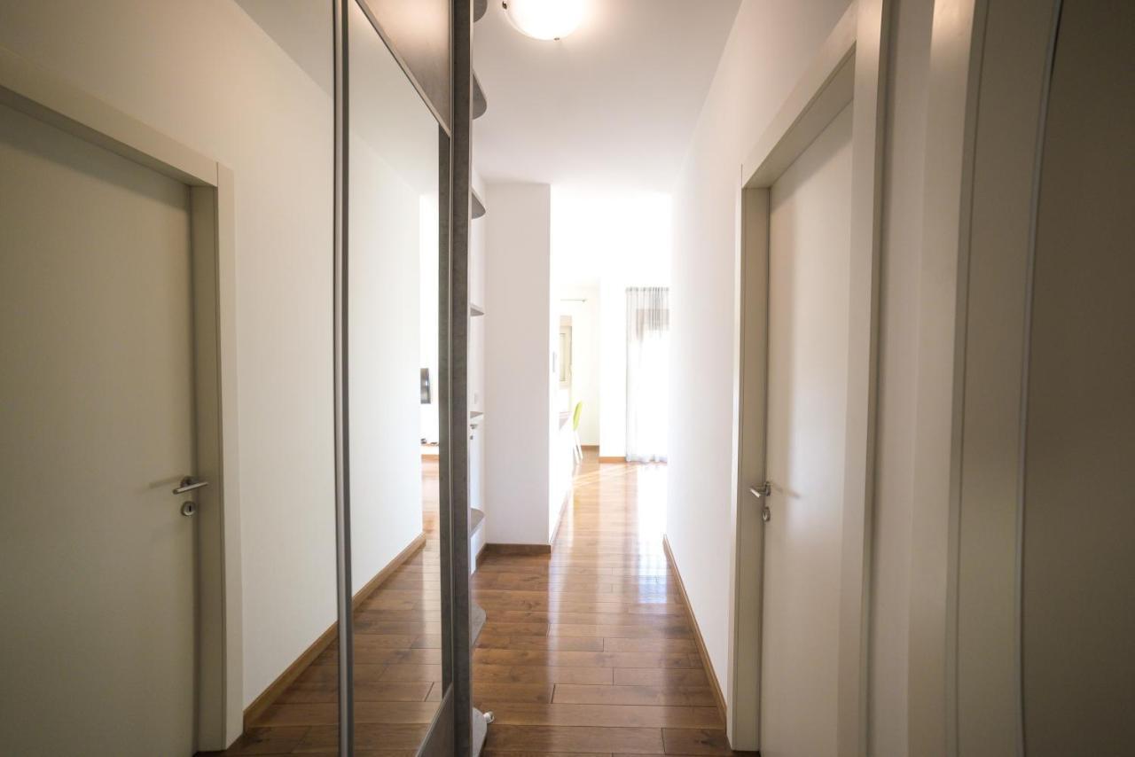 Lagoon Apartment